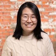 Anna Molitor's Instagram, Twitter & Facebook