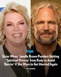 🔗: bit.ly/3YR8CNF Janelle Brown is having second thoughts about whether or  not she should get a “spiritual divorce” from ex Kody Brown. 📷️: Getty; TLC