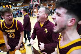 North's JaQualon Roberts joins 1,000 point club, coach hits 200 wins