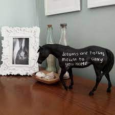 Dreams Are Horses Meant To Carry You Home I Ve Never Agreed More Diy Chalkboard Horse From My Home Horse Crafts Equestrian Decor Horse Decor