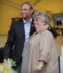 Select from premium jürgen klopp of the highest quality. Jurgen Klopp Devastated After His Mother S Death With The Liverpool Manager Blocked From Travelling Daily Mail Online