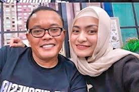 Kedua kalimat syahadat itu adalah Mendengar Dua Kalimat Syahadat Dalam Mimpi Adalah Momen Yang Membuat Nathalie Holscher Yakin Memeluk Agama Islam