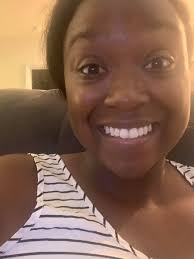 Good morning, my Grit Tribe 💚. Trust you guys had a better night rest than  I did? One calm step at a time #follower