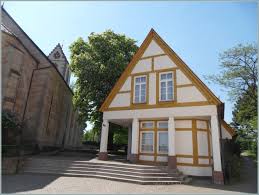 Dietrich's parents built it when his father retired in 1935, but the bonhoeffer family enjoyed little retiring there as the nazi grip tightened on daily life. Dietrich Bonhoeffer Haus