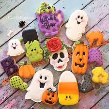 Quel S Cookies On Instagram The Halloween Pre Sale Will Begin Tuesday W In 2020 Halloween Sugar Cookies Decorated Sugar Cookies Decorated Halloween Sugar Cookies