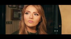 Emilie Russell's Instagram, Twitter & Facebook