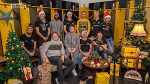 Alle spieler der jeweiligen mannschaften werden mit ihrem alter, der nationalität, der vertragslaufzeit. Frohe Weihnachten Youtube