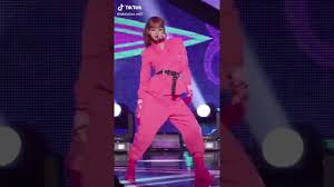 Jennie blackpink jadi model calvin . Lalalalisam97 Lisa Black Pink Du Du Du Versi Baju Pink Vidiosingkat Youtube