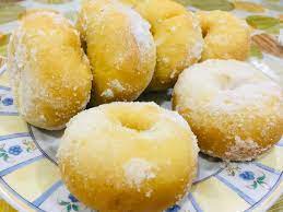 Donat kentang berbahan dasar tepung kentang/ kentang rebus dan tepung terigu. Resepi Donut Kentang Yang Mudah Sedap Lembut Dan Menjadi Gebu Blog Cik Matahariku