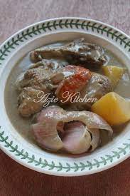 Hindangan mudah dan sedap, pastikan anda menggunakan santan dan ayam yang segar bagi mendapatkan rasa yang terbaik. Ayam Masak Kurma Yang Sedap Azie Kitchen