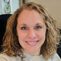 Miranda Dick's Instagram, Twitter & Facebook