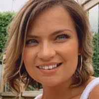 Esther Orr's Instagram, Twitter & Facebook