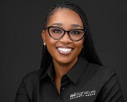 Corey Curry's Instagram, Twitter & Facebook