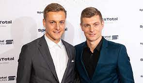 Kroos began his career in 1997 at greifswalder sc and was in summer 2002 scouted by fc hansa. Felix Kroos Uber Taglichen Instagram Konsum Dann Bist Du Irgendwann Ausgelutscht