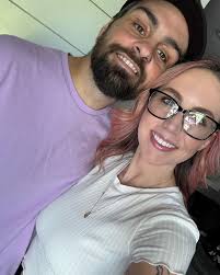 Somehow survived another lap around the block. Here's a few moments I  thought I'd share from this year ✌🏼