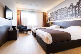 In 20 minutes you can reach the old city center by public transport. Best Western Plus Amsterdam Airport Hotel