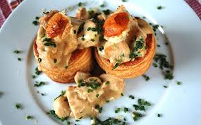 14 Specialites Francaises Pour Feter Le 14juillet Francais Cuisinefrancaise Frenchfood Cassoulet Foiegr Recettes De Cuisine Vol Au Vent Cuisine