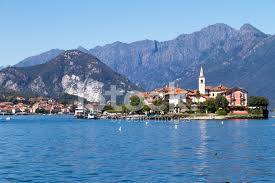 È madre natura a regnare sul golfo borromeo, che si è astutamente sottratto al turismo di massa degli anni sessanta e settanta, evitando quelle indescrivibili colate di cemento che hanno devastato altre coste delle più rinomate regioni del turismo italiano. Borromee Islands Isola Pescatori Lago Maggiore Italy Stock Photos Freeimages Com