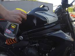 Preise nach quadratmeter m² für die reinigung von glas und teppich. Motorradvergaser Reinigen So Funktioniert Es Mit Dem Wd 40 Guide