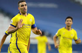 يؤدي الدولي المغربي عبد الرزاق حمد الله لاعب النصر السعودي مناسك العمرة، في المسجد الحرام بمكة. Ø¥ØµØ§Ø¨Ø© Ù„Ø§Ø¹Ø¨ Ø§Ù„Ù†ØµØ± Ø§Ù„Ø³Ø¹ÙˆØ¯ÙŠ Ø¹Ø¨Ø¯ Ø§Ù„Ø±Ø²Ø§Ù‚ Ø­Ù…Ø¯ Ø§Ù„Ù„Ù‡ Ø¨ÙÙŠØ±ÙˆØ³ ÙƒÙˆØ±ÙˆÙ†Ø§ Ø²Ù†Ù‚Ø© 20