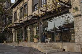 La recherche d'hôtels, de logements, de l'office du tourisme, d'administrations ou de tout autre service. Office De Tourisme St Cirq Lapopie Rendez Vous Agence D Architecture Toulouse Cahors