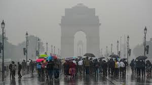 मौसम से कहीं राहत, कहीं आफत... दिल्ली-NCR में शिमला-मनिली जैसी ठंड, बर्फ से  ढके पहाड़ों पर गाड़ियों का महाजाम