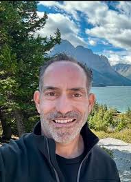 Hi, I'm Aimee—a happily divorced, displaced New Yorker now living in  Bethesda, MD. I'm pretty much an empty nester and loving the freedom that  comes with it. I've got a fun, creative