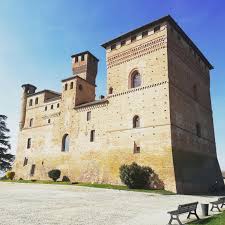 As you approach the fortress in grinzane. Il Castello Di Grinzane Cavour I Rintronauti Due Toscani In Viaggio