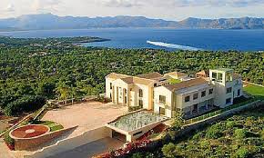 Haus kaufen auf mallorca häuser im südwesten mallorcas. Afrikanischer Prinz Will Luxusvilla Auf Mallorca Kaufen
