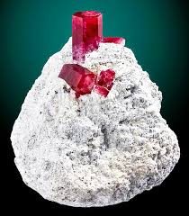 Exceptional Cluster Of Gorgeous Red Beryl Crystals In And Atop Rhyolite Matrix Utah Minerals And Gemstones Crystals And Gemstones Rocks And Gems