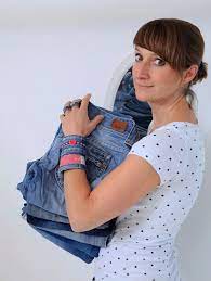 Bestimmen sie dann, wie kurz die hose werden soll und markieren sie diese stelle mit einem stift an beiden beinen. Armband Selber Machen Aus Alten Jeanshosen Und Hemden