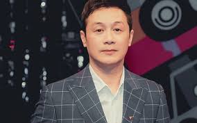 MC Anh Tuấn: Con trai đa tài của cố GS âm nhạc Vũ Hướng, từ bỏ