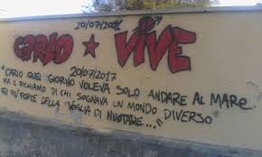 L'autopsia certificherà che ad ucciderlo è un proiettile carlo giuliani — le immagini fotografiche e televisive non lasciano spazio al dubbio. Carlo Giuliani Radio Onda Rossa