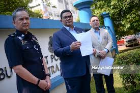 Pengurusan galeri tun abdullah ahmad badawi menafikan berita tular berhubung keadaan kesihatan bekas perdana menteri tun abdullah ahmad badawi. Penyebar Berita Palsu Sila Minta Maaf Kepada Tun Abdullah