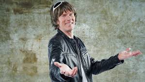 Hochzeitstages hat mickie krause nun aber eine ausnahme gemacht und auf instagram ein foto von sich und seiner. Mickie Krause Ohne Perucke So Sieht Der Sanger Ohne Toupet Aus Intouch