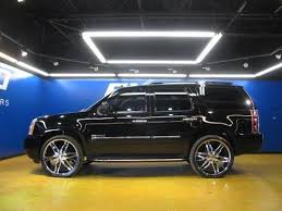 Yukon Denali Rims Gmc Yukon Denali 4wd Custom 26 Inch Wheels Entertainment Third Row Gmc Yukon Denali Yukon Denali Donk Cars
