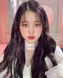 10 Idol Kpop Dapat Julukan Golden Maknae Karena Punya Banyak Keahlian Di 2020 Gaya Rambut Bob Idol Selebritas