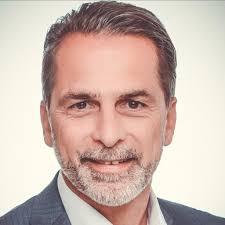 With regard to establishing a new or expanding an already existing entity. Matthias Mischke Vice President Senior Experte Firmenkunden Deutsche Bank Ag Xing