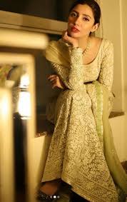 See more ideas about mahira khan dresses, mahira khan, pakistani fashion. 18 Best Outfits Of Mahira Khan That Are Perfect For A Wedding Showbiz And Fashion