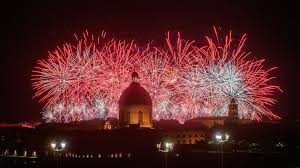 Venez assister à un magnifique feu d'artifice qui se déroulera à: Toulouse Un 14 Juillet Sous Tres Haute Surveillance
