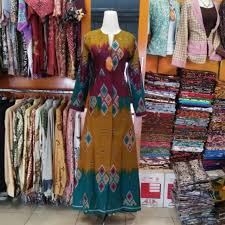 Model baju sasirangan kombinasi brokat. Model Baju Gamis Sasirangan Hijabfest