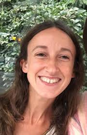 Where to find a temporary space to stay near the beach in Florida?