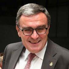 Con Angel Ros (@ApoyoRos)