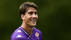 Dušan vlahović prefers to play with left dušan vlahović previous match for fiorentina was against crotone in serie a, and the match. Dusan Vlahovic Player Profile 21 22 Transfermarkt