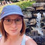 Dana Rowden's Instagram, Twitter & Facebook