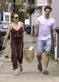 Not daisy or afiliated with her team. Star Wars Star Daisy Ridley Soll Sich Verlobt Haben