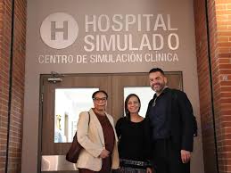🌍💡 Encuentro de Impacto Internacional en la Facultad de Medicina La  Facultad de Medicina recibió con entusiasmo a Peter Raucci y Aaliyah  Nadirah Madyun, líderes del Centro Global SNF para la Salud