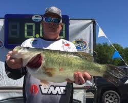 Kenneth Moore wins Media Bass Lake Tawakoni event Solo with over 21 pounds! 