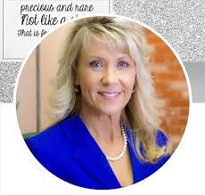 Stephanie Harbour's Instagram, Twitter & Facebook