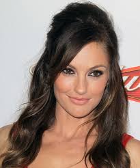 Read on to learn how to create a quick, easy, modern bouffant style for day or night! Bouffant Hairstyles